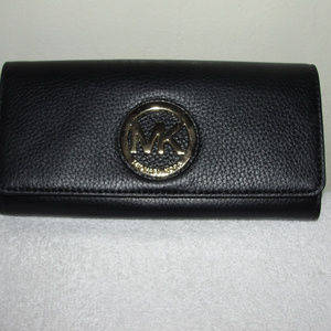 NWT/brand new black wallet by Michael kors